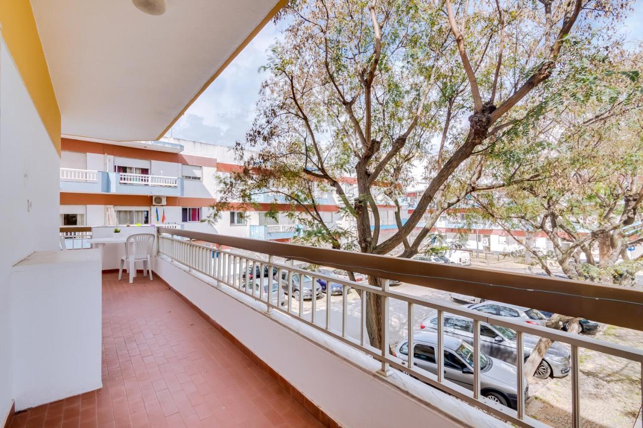 Quarteira 2Br - Near The Beach At Homesbyfc Kültér fotó